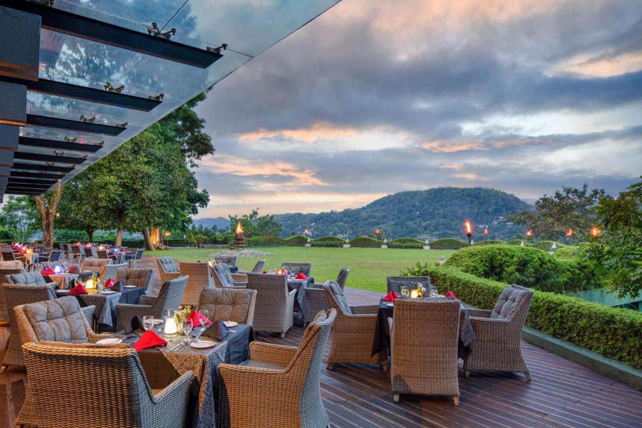โรงแรมเอิร์ล รีเจนซี แคนดี้ ภายนอก รูปภาพ